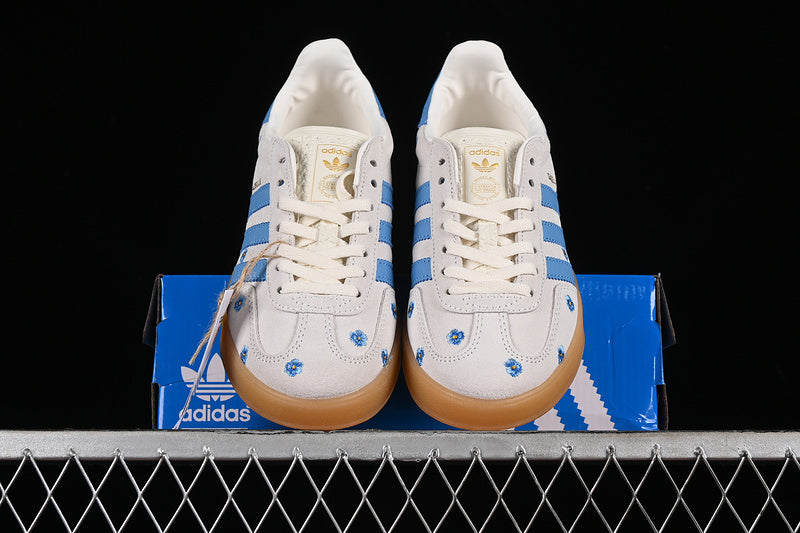 Gazelle Indoor Light - Blue Floral