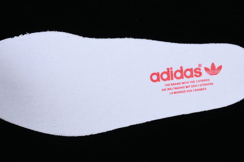 adidasUnisex Samba - White/Red