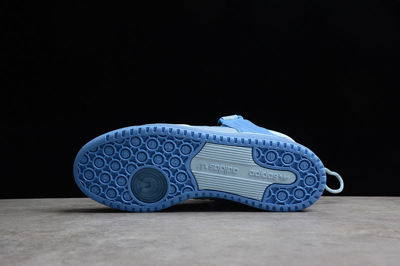 adidasUnisex Bad Bunny - Blue Tint
