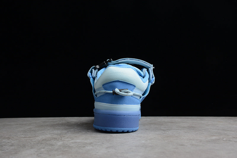 adidasUnisex Bad Bunny - Blue Tint