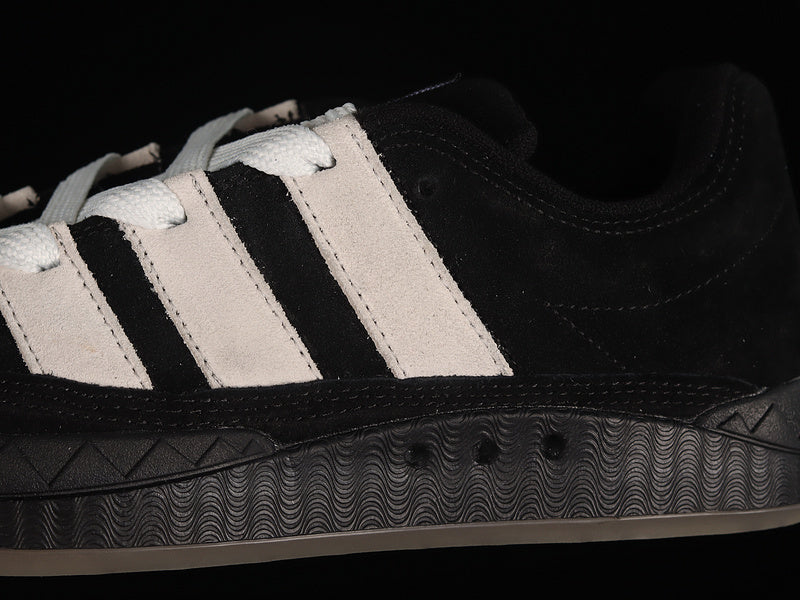 adidasUnisex Adimatic - Core Black/Crystal White