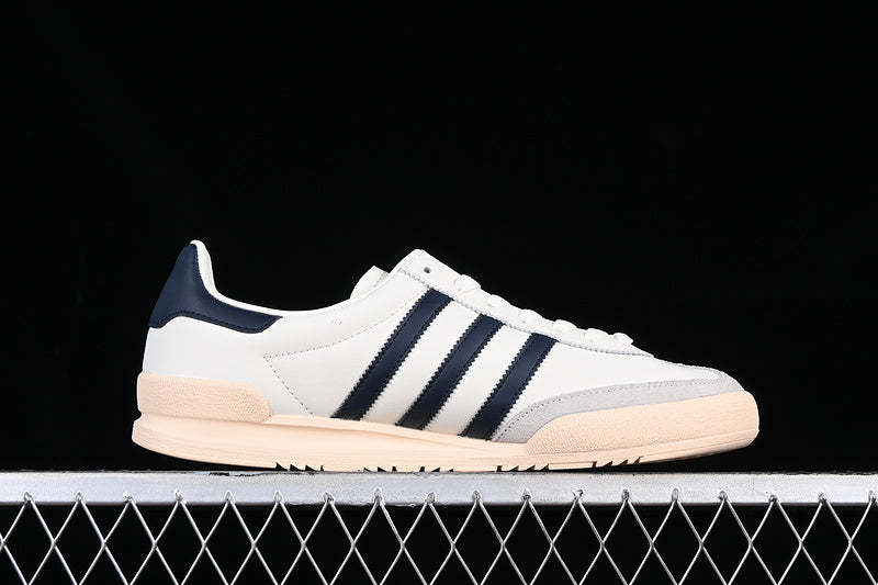 adidasOriginals Jeans - White