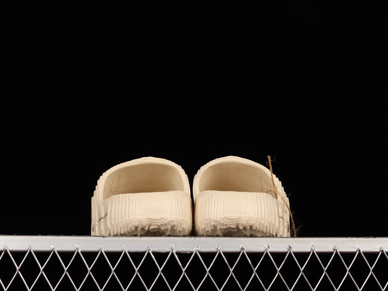 adidasUnisex Adilette 22 - BEIGE  Slides