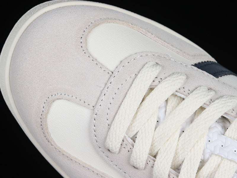 adidasUnisex x Gucci Gazelle - White