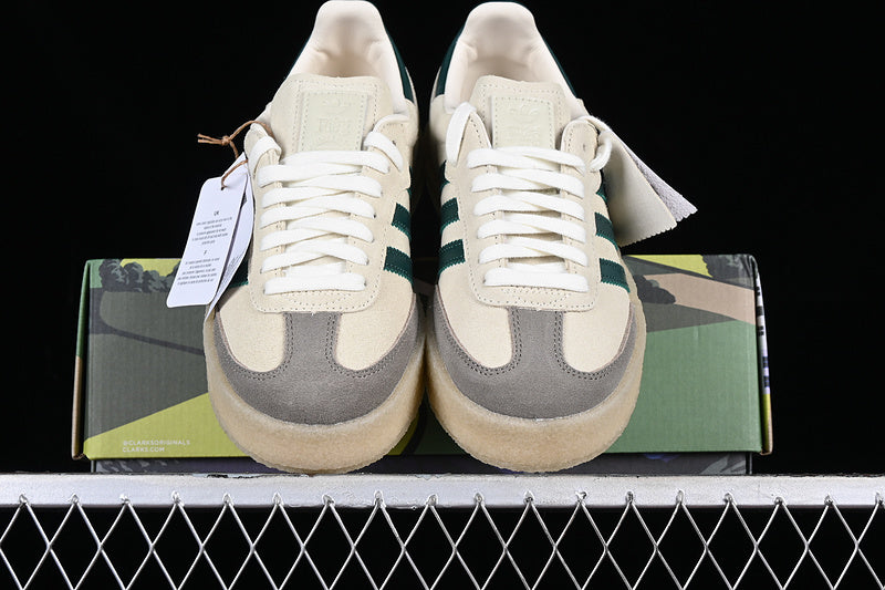 adidasUnisex Ronnie Fieg x Clarks x 8TH Street Samba -  White