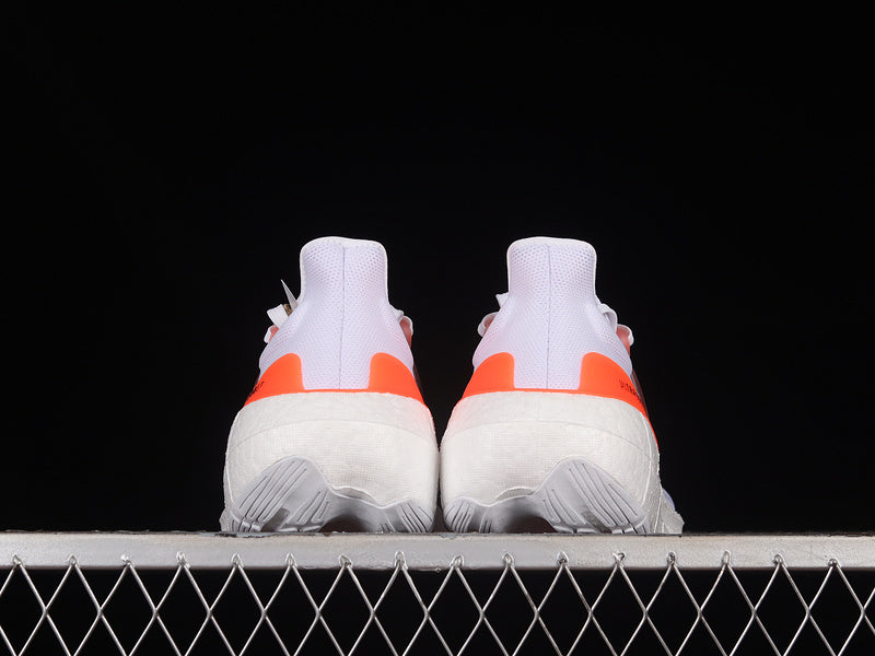 adidasUnisex Ultra Boost Light - White/Black