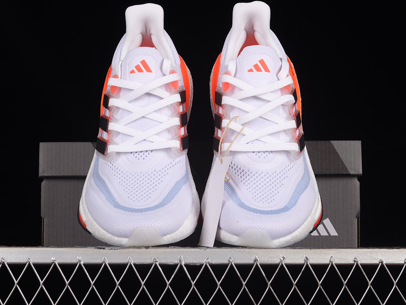 adidasUnisex Ultra Boost Light - White/Black