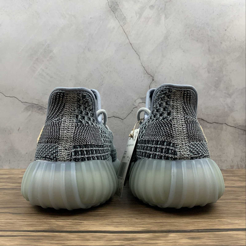 adidasUnisex Yeezy Boost 350 - Ash Blue