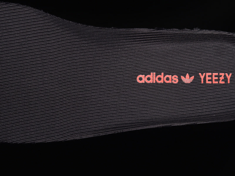 adidasUnisex Yeezy Boost 350 - Core Red