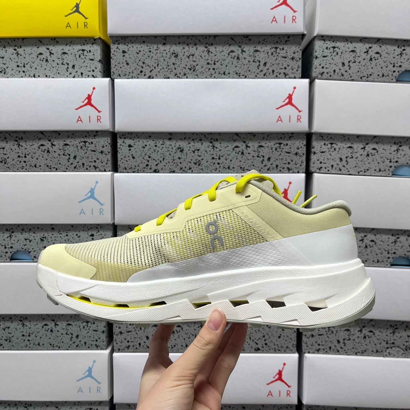 OnRunning Cloudultra 3 - "Pelican/Lychee"