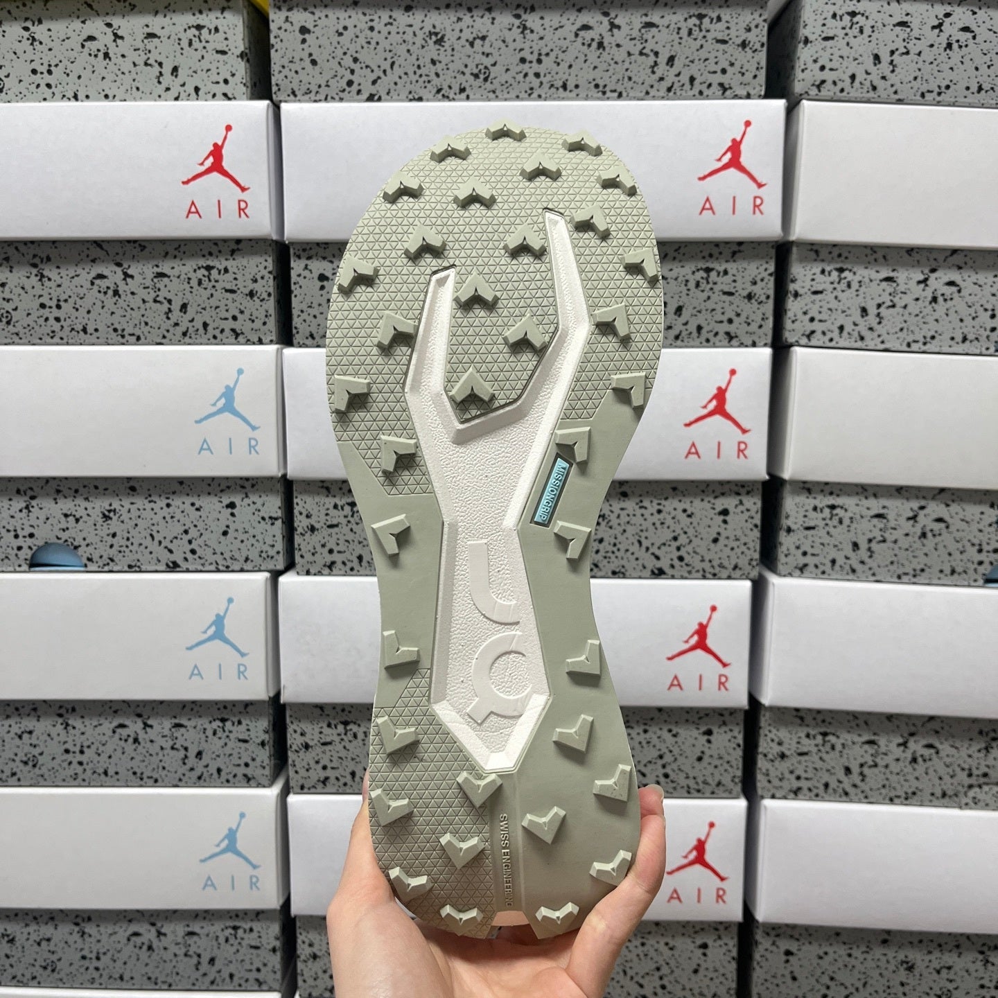 OnRunning Cloudultra 3 - "Pelican/Lychee"