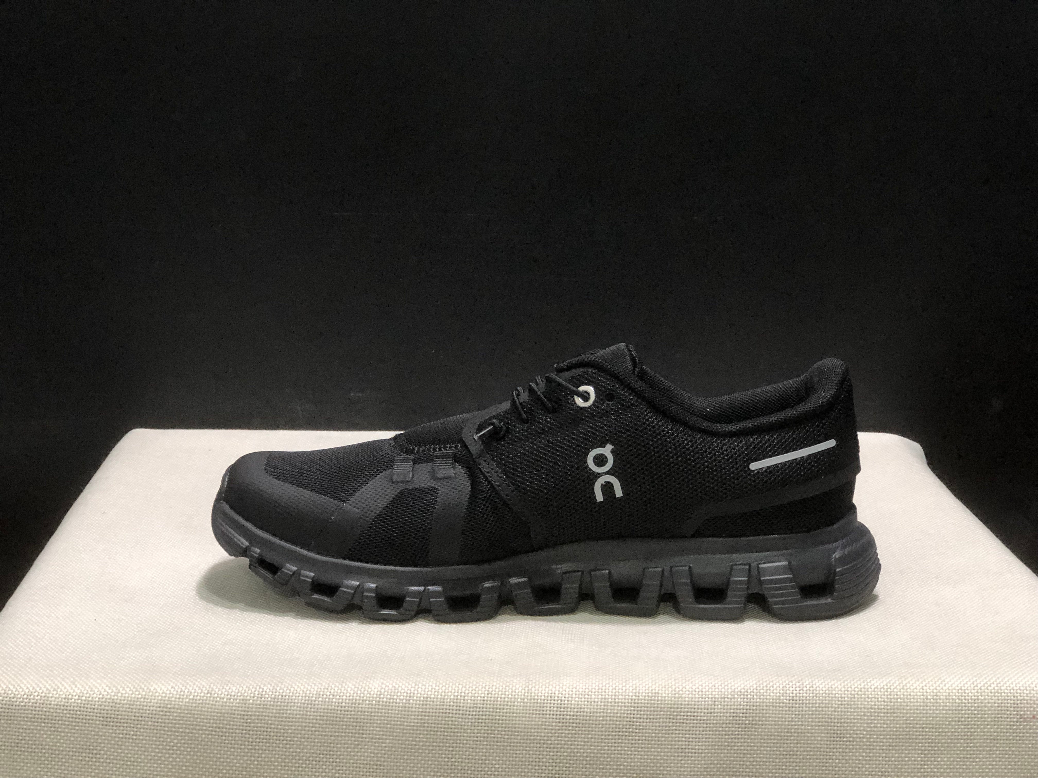OnRunning Cloud 5 Waterproof - All Black