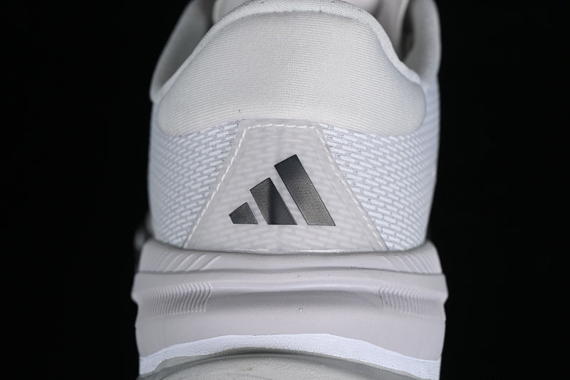 adidasUnisex Supernova - White