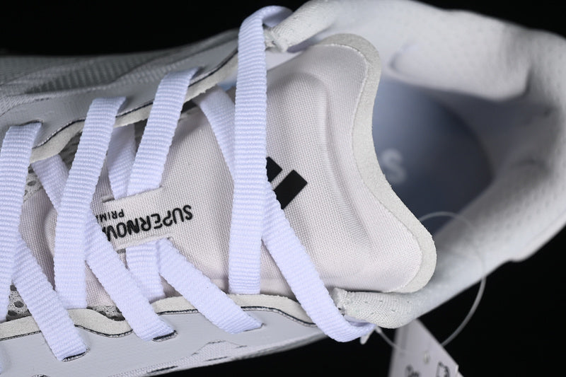adidasUnisex Supernova - White