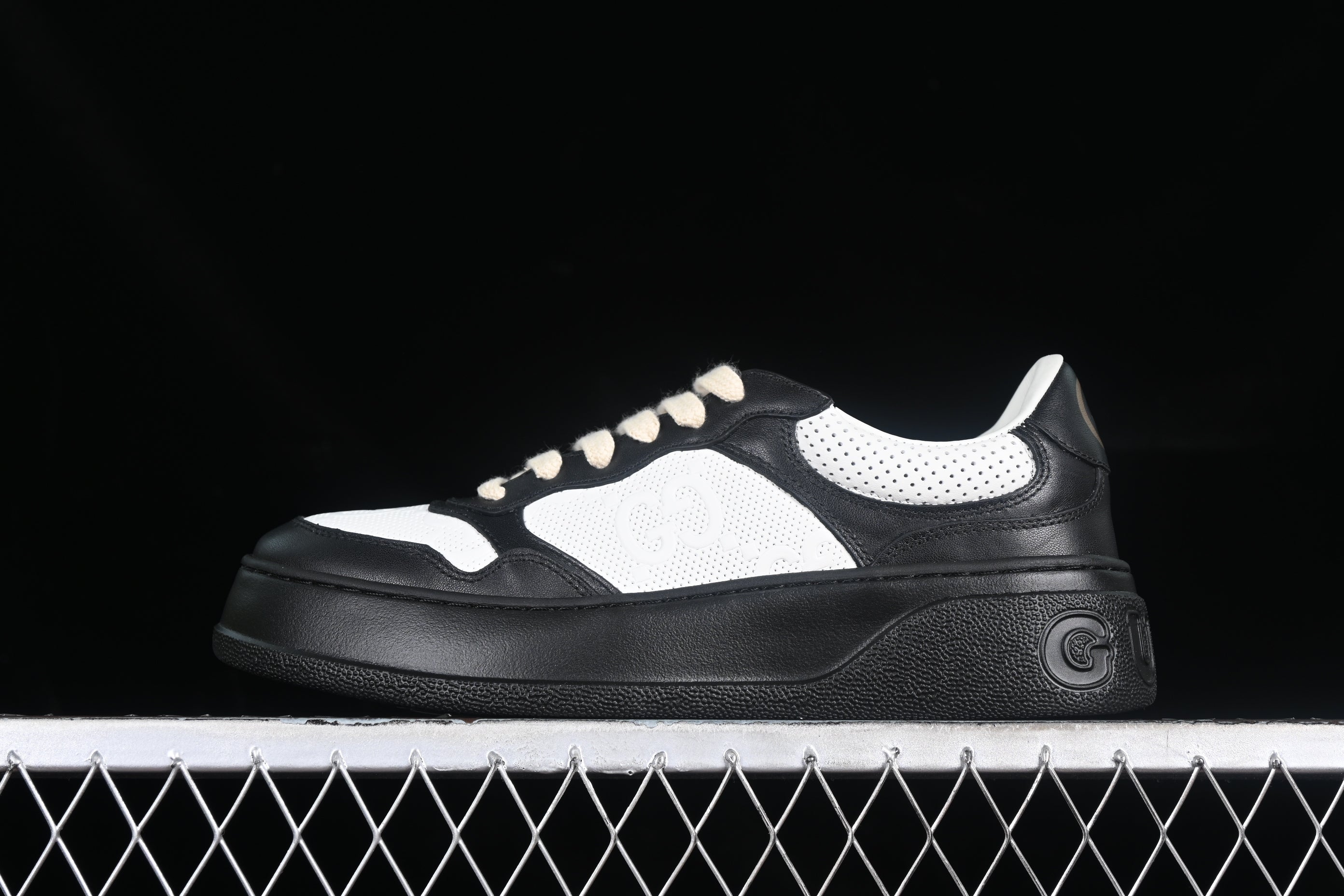 GucciUnisex GG Embossed - Black