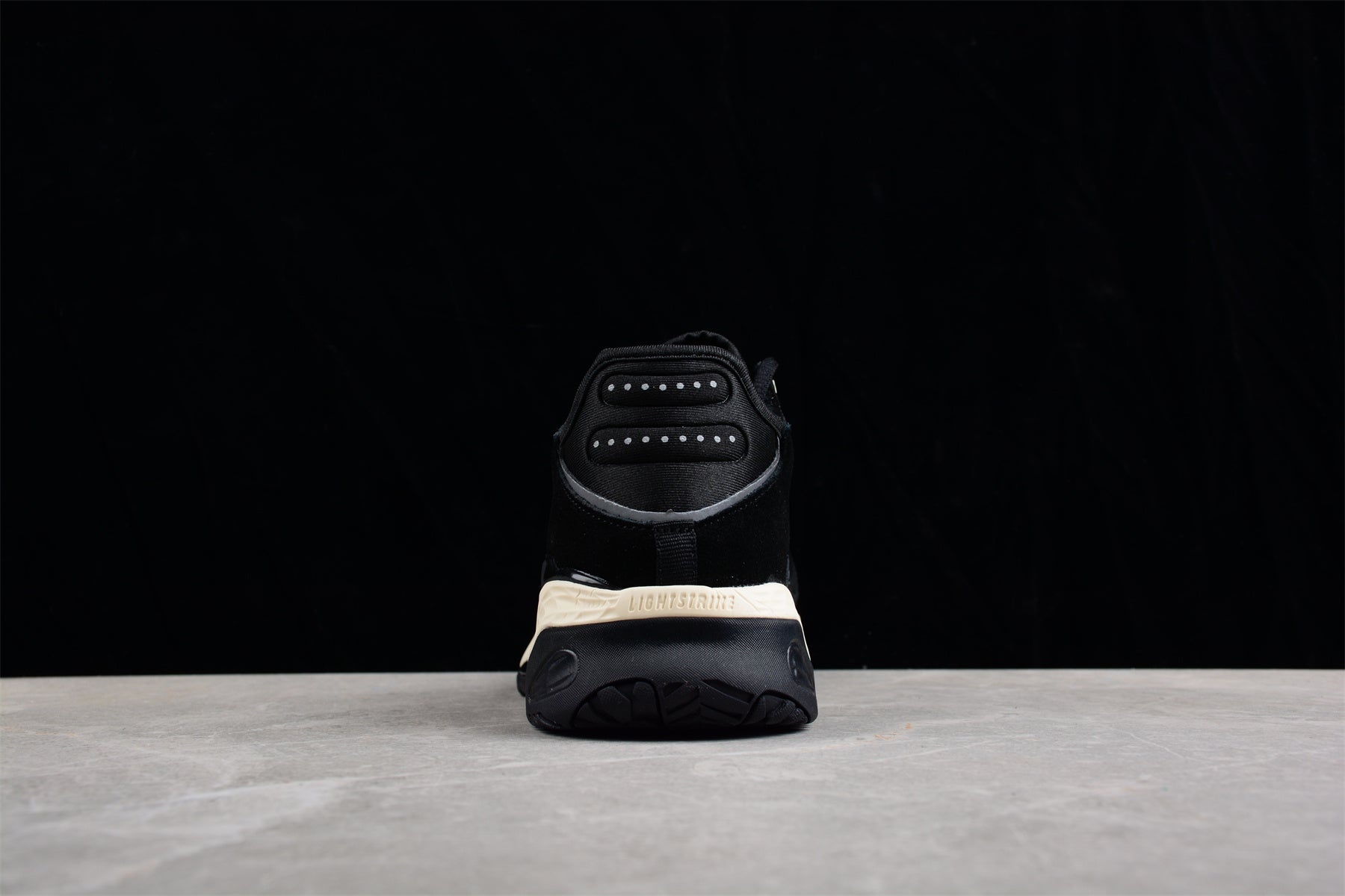 adidasUnisex Niteball - Black