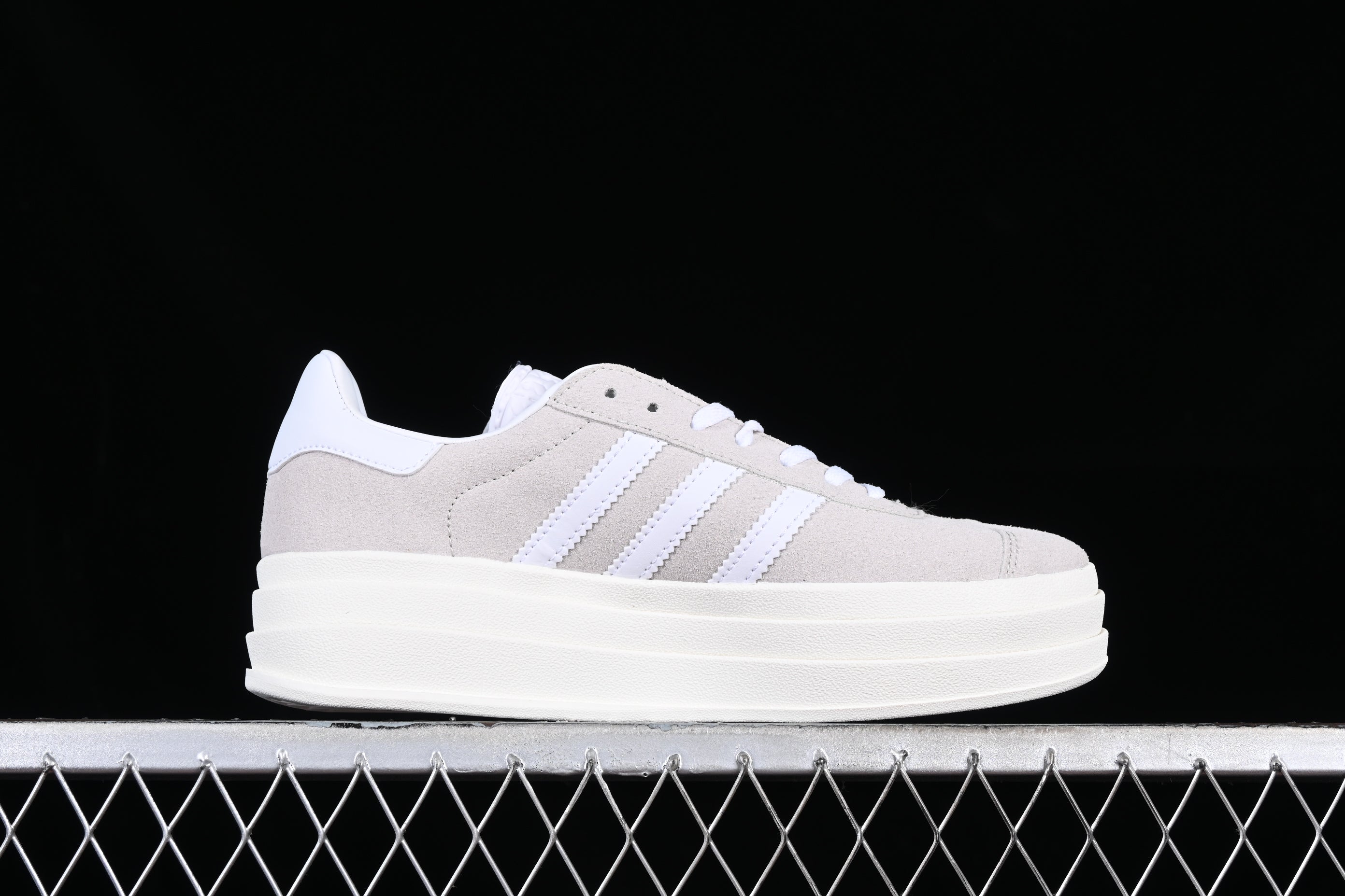 adidasUnisex Gazelle Bold - Grey