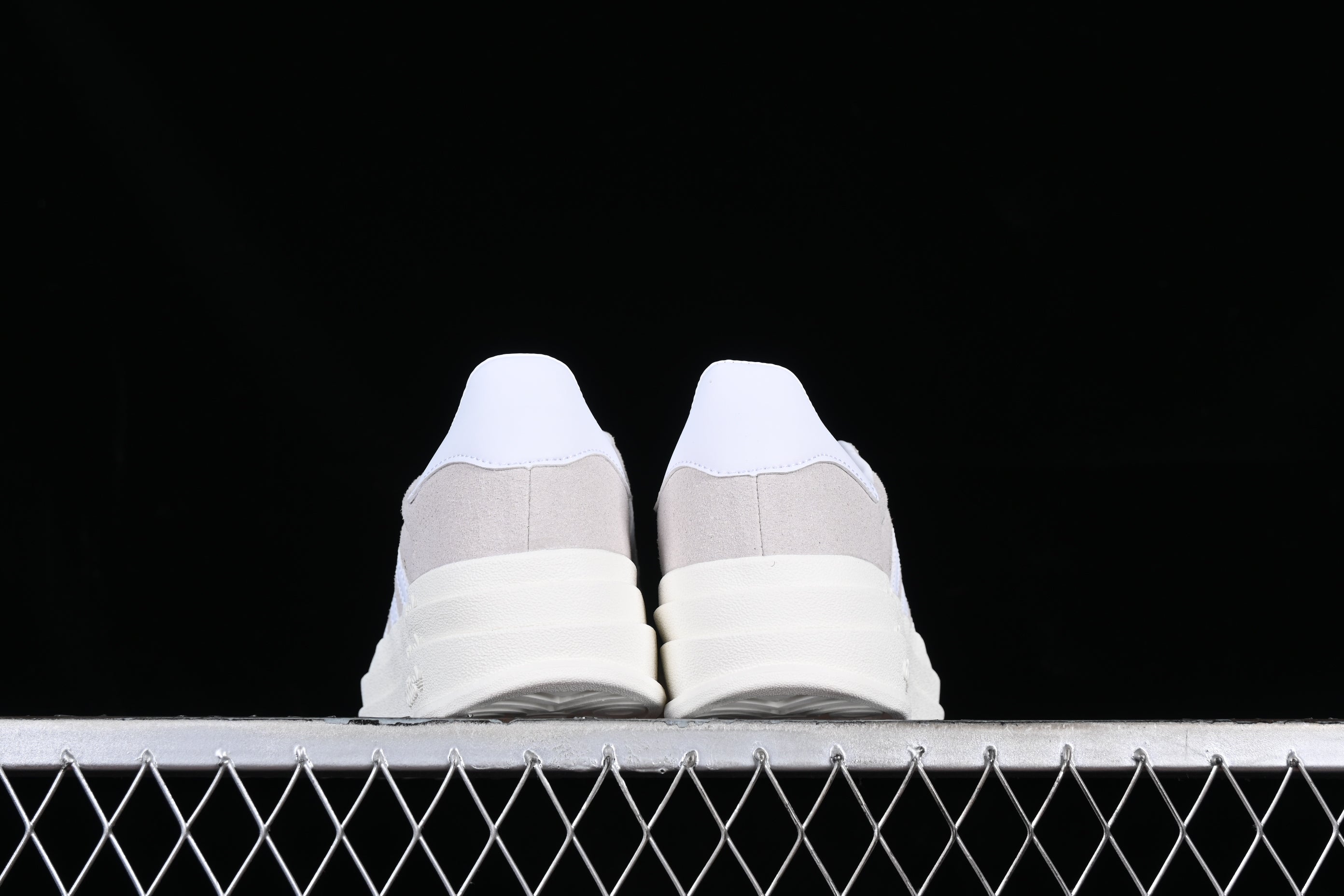 adidasUnisex Gazelle Bold - Grey