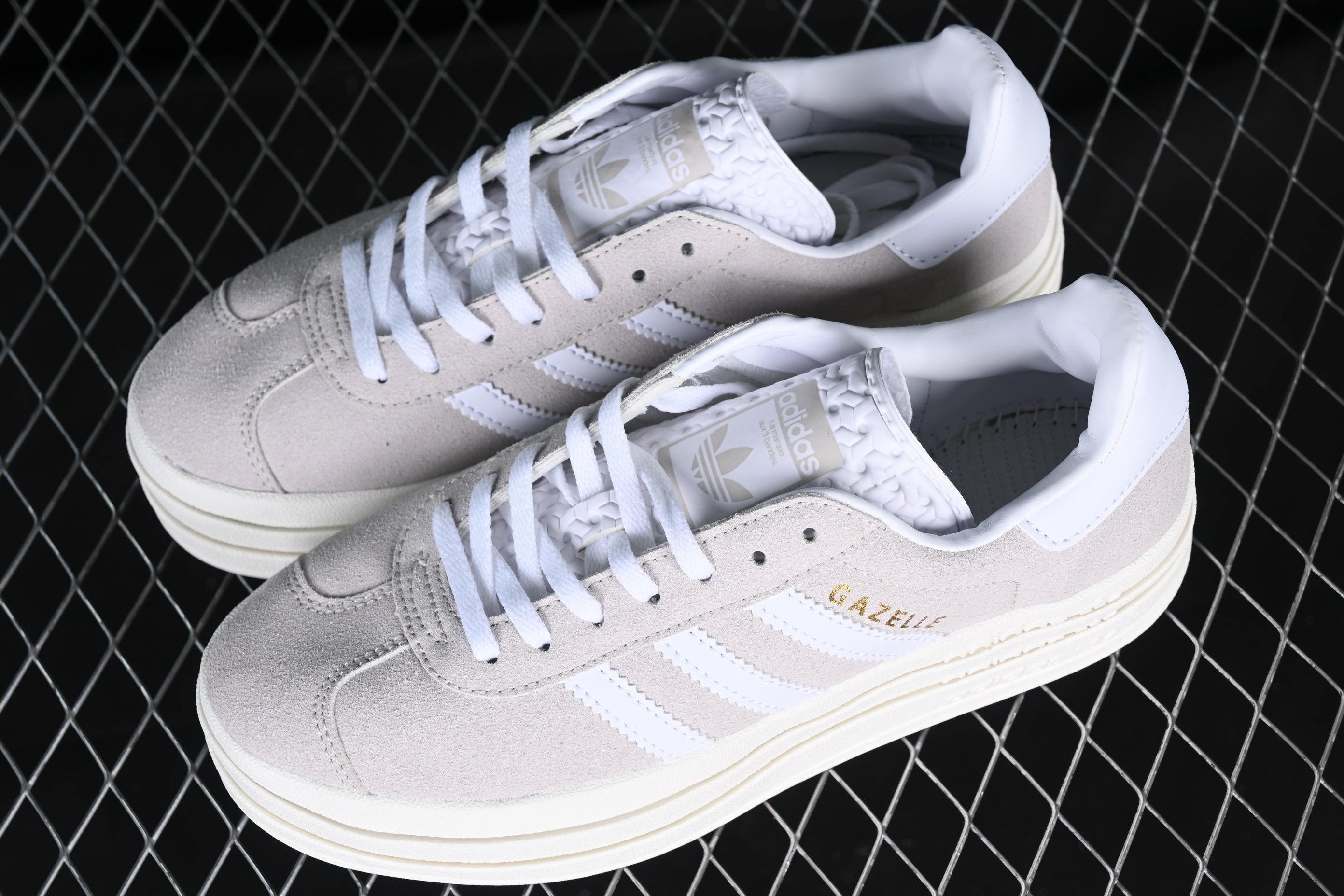 adidasUnisex Gazelle Bold - Grey
