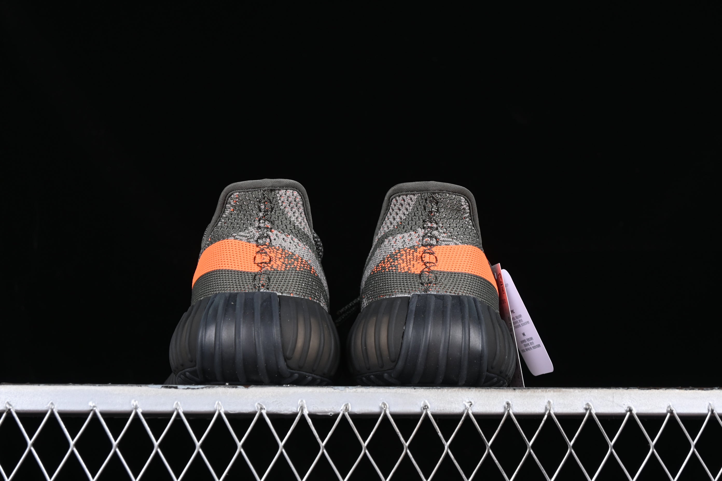 adidasUnisex Yeezy 350 - Carbon Beluga