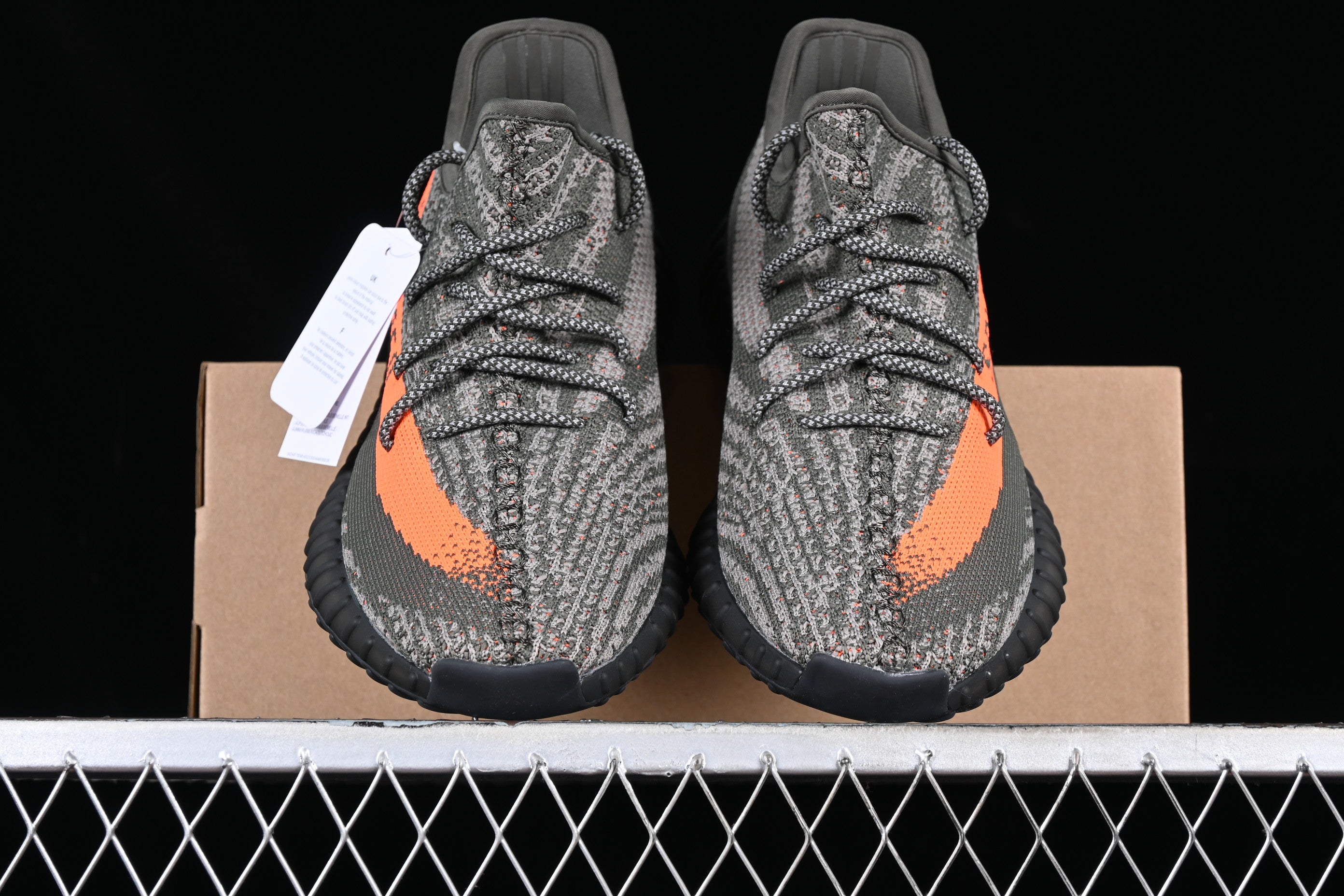 adidasUnisex Yeezy 350 - Carbon Beluga