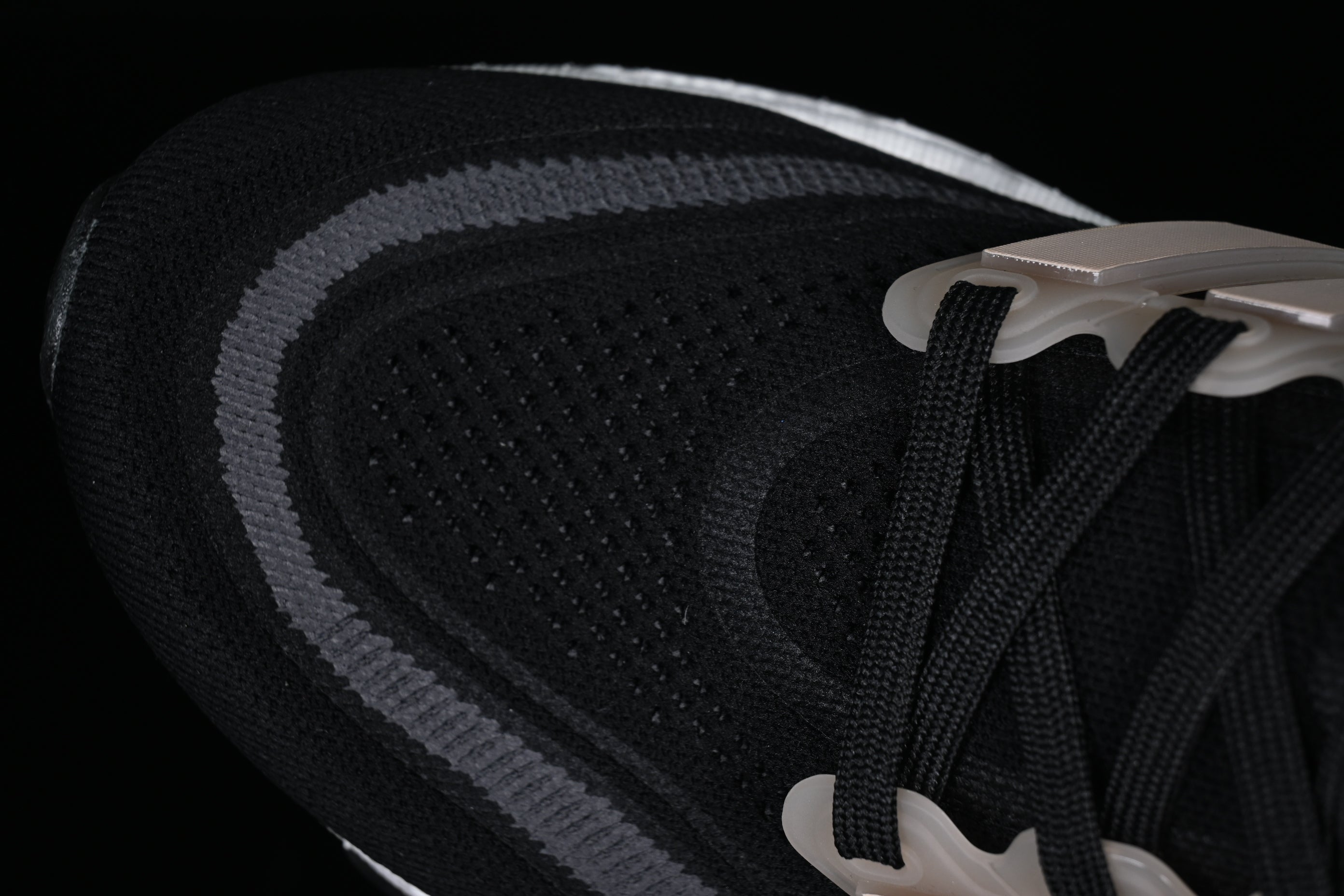adidasUnisex Ultra Boost 23 - Light