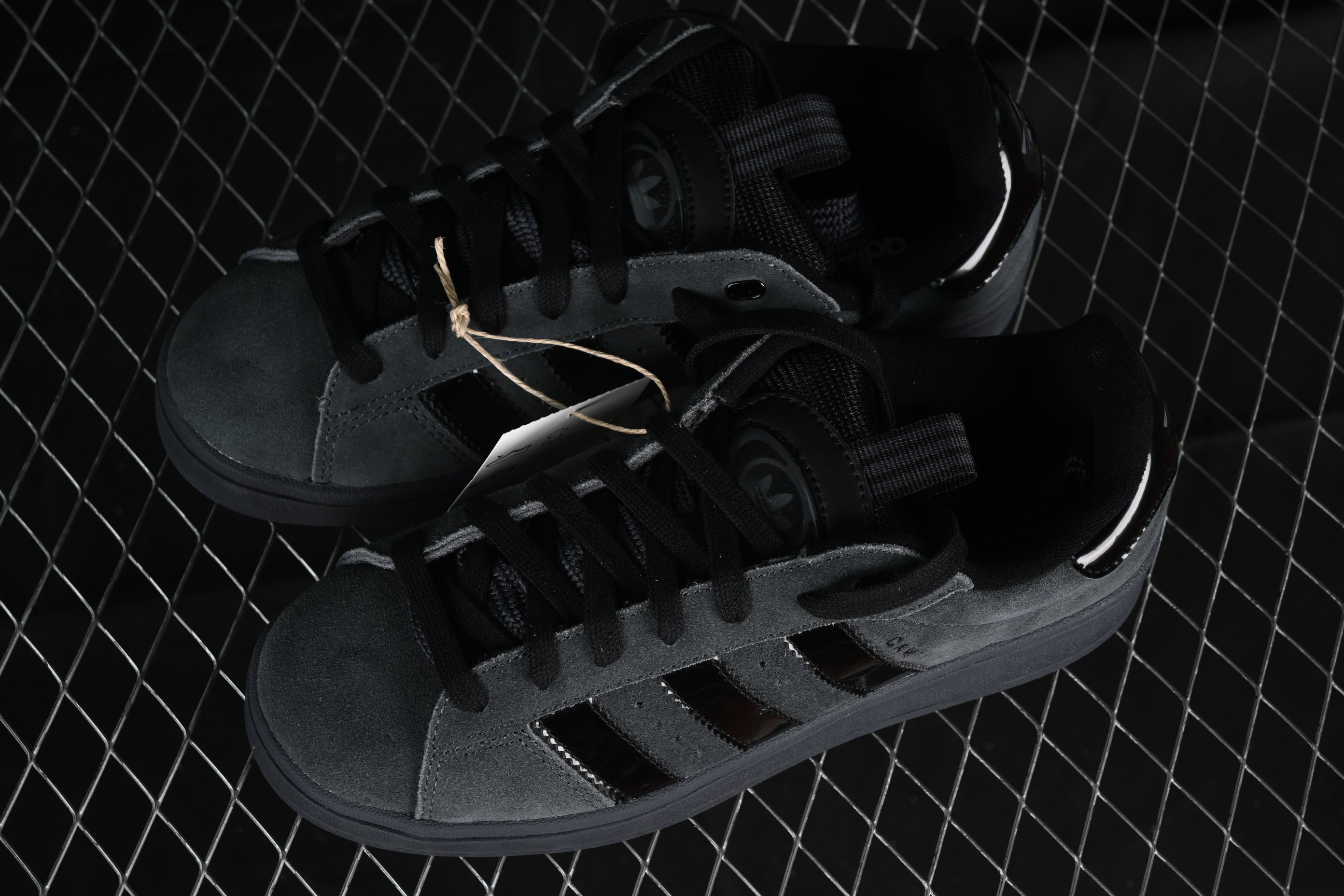 adidasUnisex Campus 00s -  Carbon Black