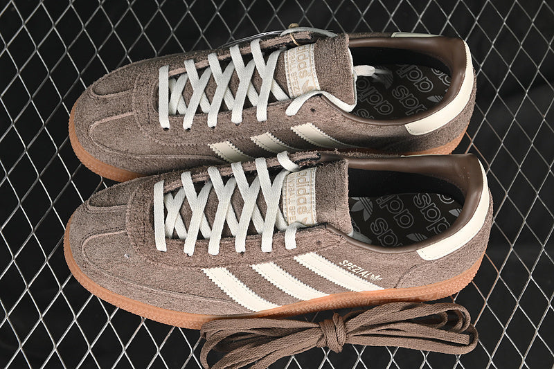 Handball Spezial - Earth Strata Gum