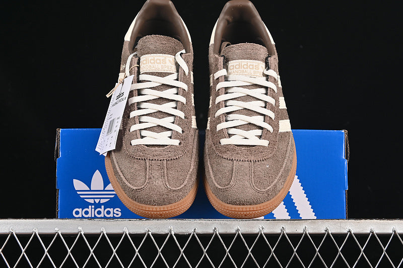Handball Spezial - Earth Strata Gum