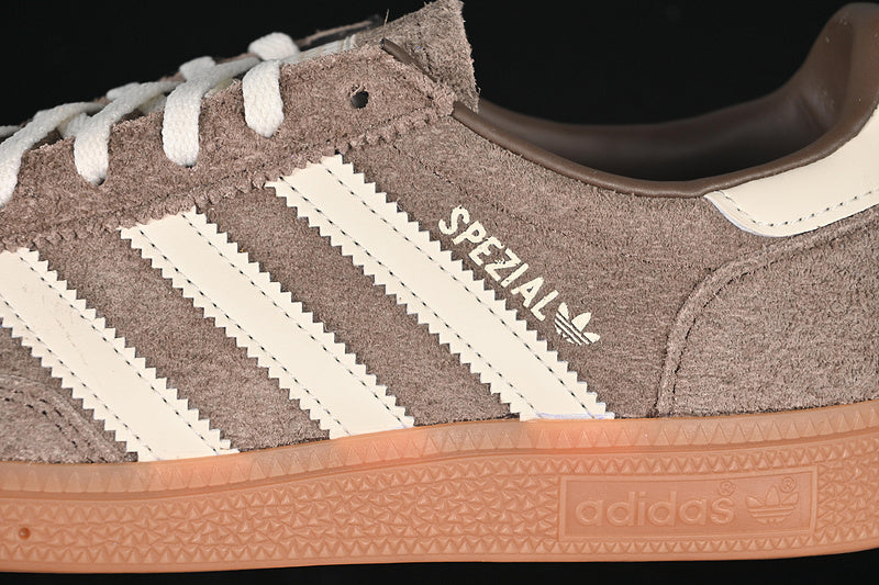 Handball Spezial - Earth Strata Gum
