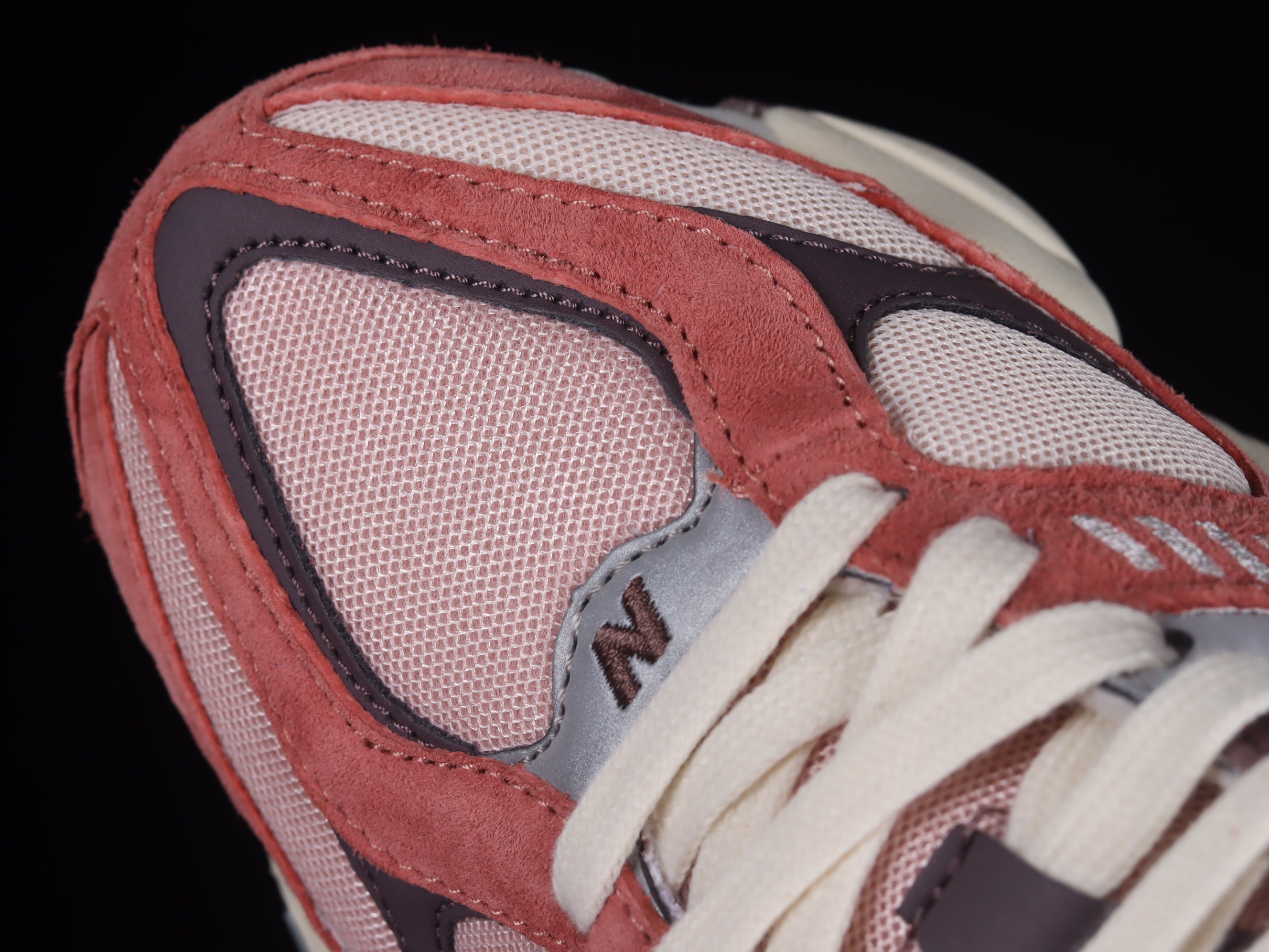 New Balance 9060 - Cherry Blossom