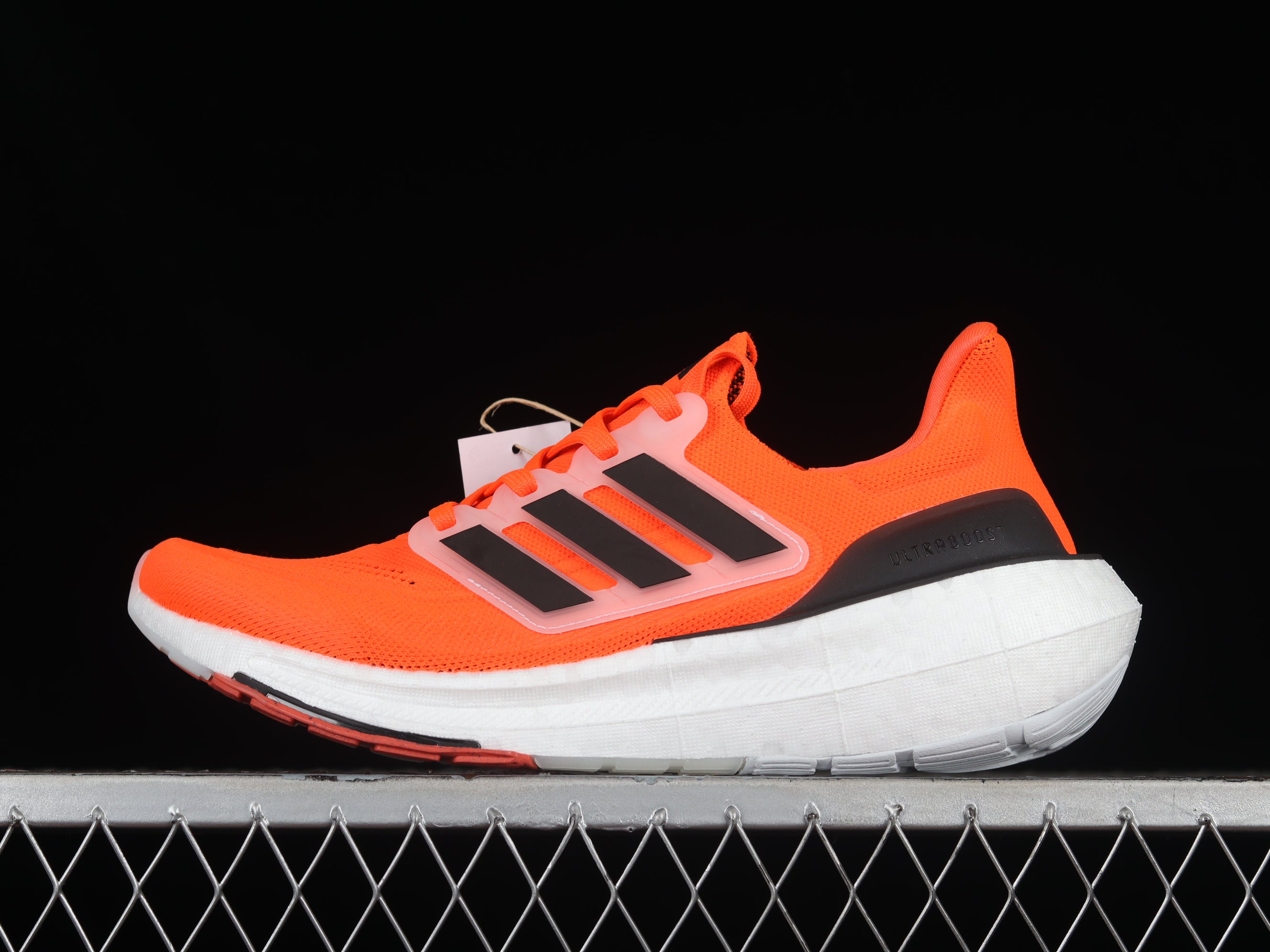 adidasUnisex UltraBoost 23 - Light Solred