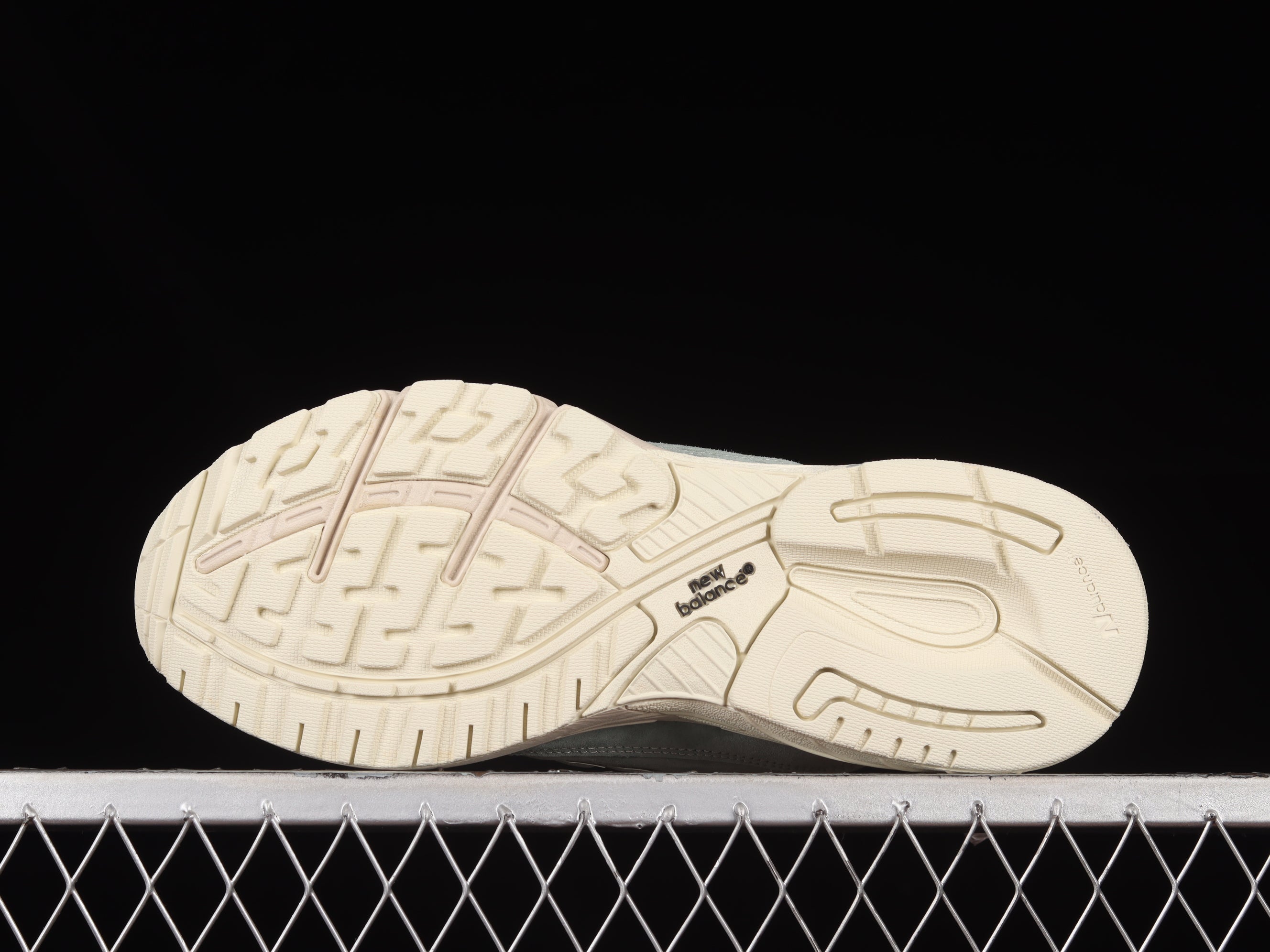 Kith x New Balance 993 Made in USA - Pistachio