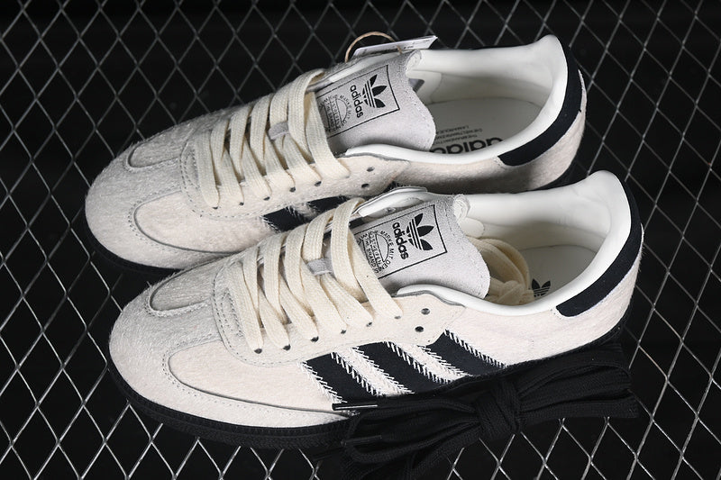 adidasUnisex Samba Wonder -  White Black