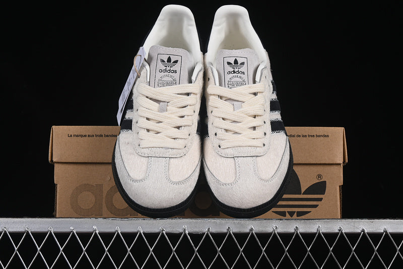 adidasUnisex Samba Wonder -  White Black