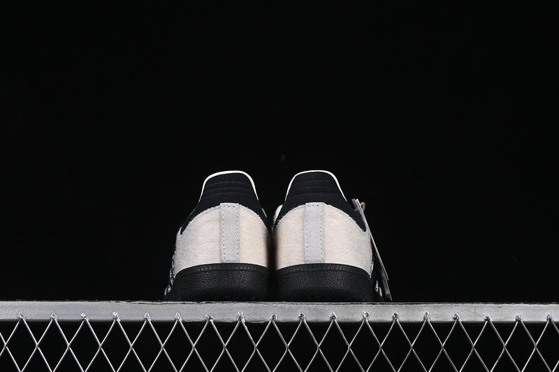 adidasUnisex Samba Wonder -  White Black