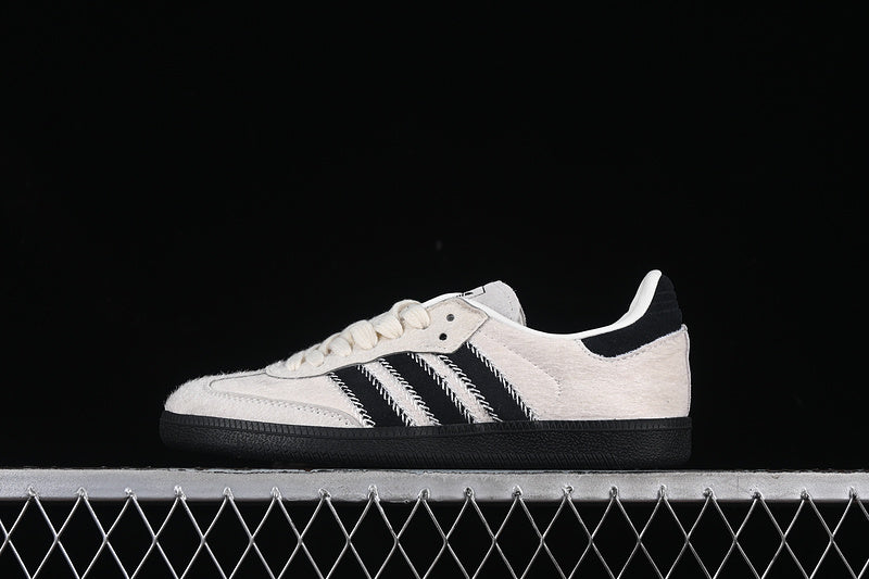adidasUnisex Samba Wonder -  White Black