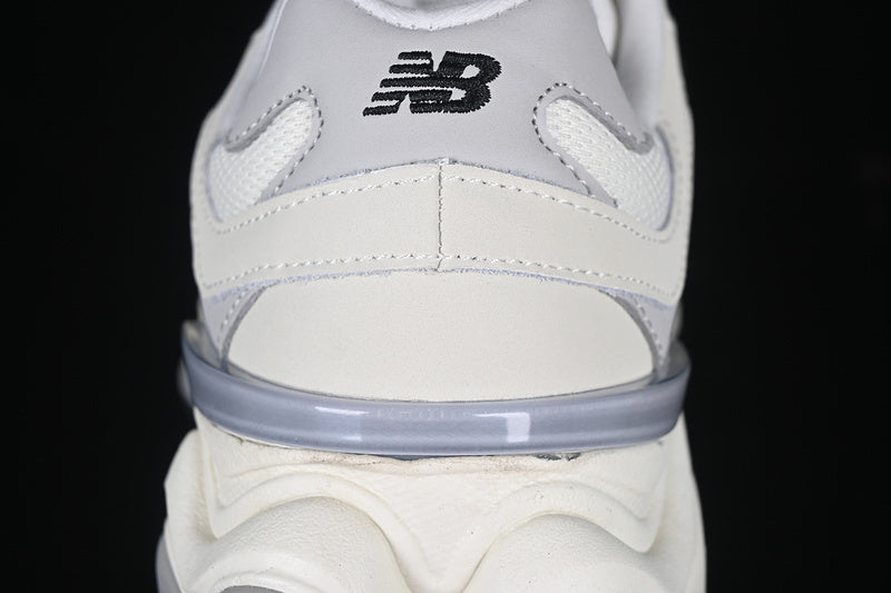 New Balance 9060 - Sea Salt