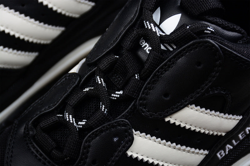 adidas x Balenciaga Triple S - black/white