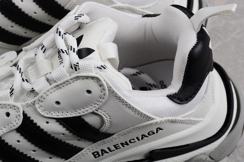 Balenciaga x adidasUnisex Triple S - White/Black