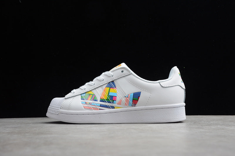 adidasUnisex Superstar - Pride
