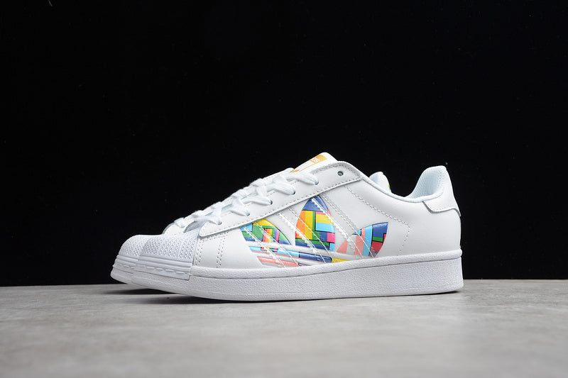 adidasUnisex Superstar - Pride