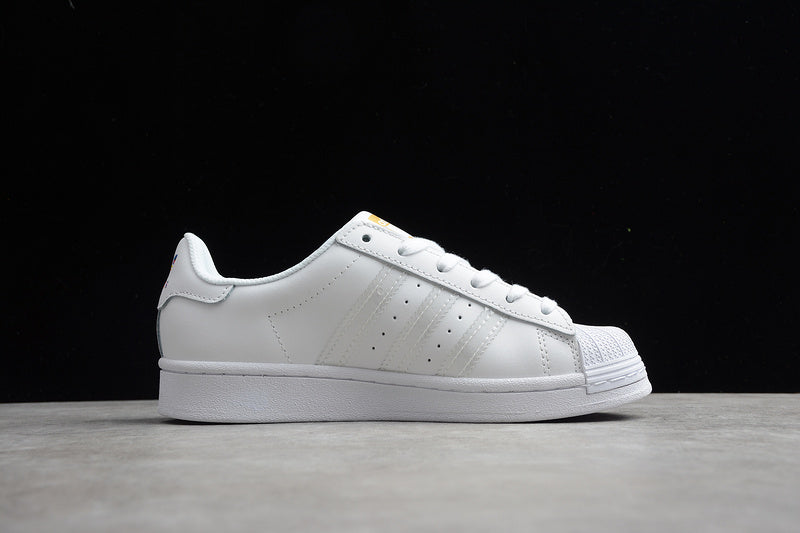 adidasUnisex Superstar - Pride