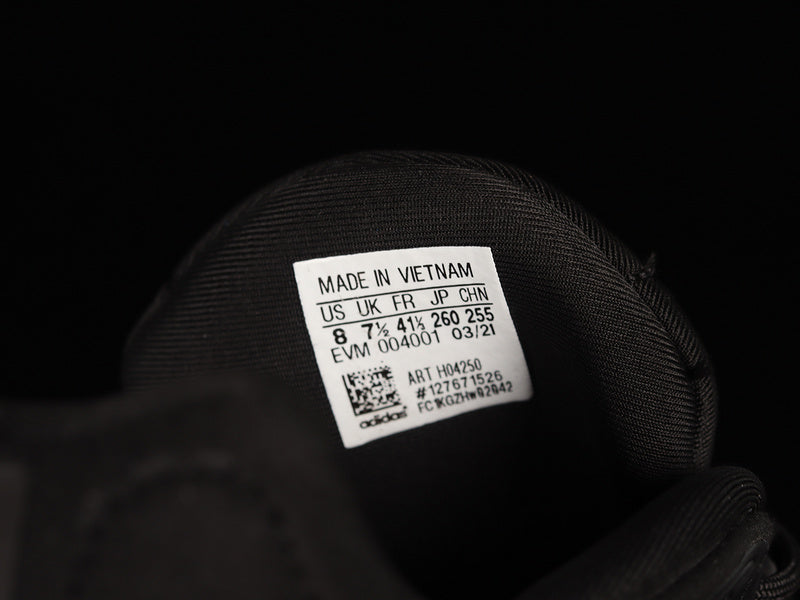 adidasUnisex Ozelia - Triple Black