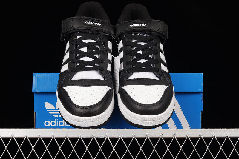 adidasUnisex  Forum Low - Panda