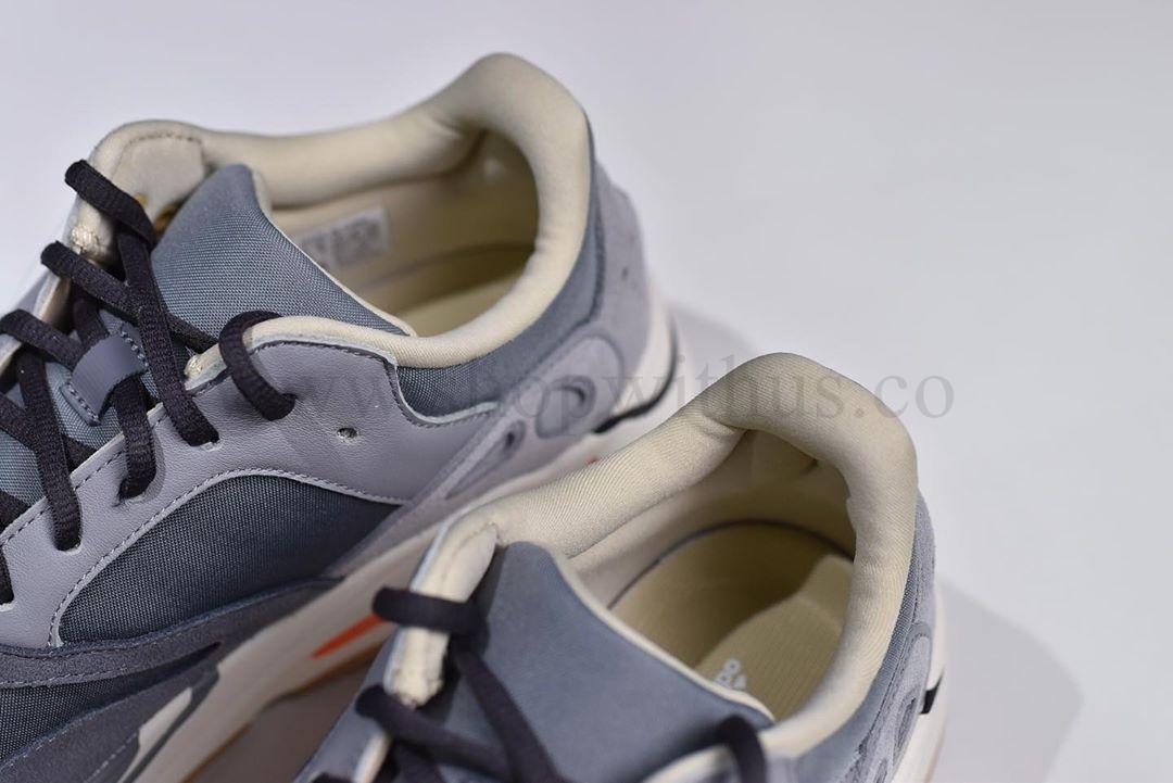 YEEZY Boost 700 - Magnet