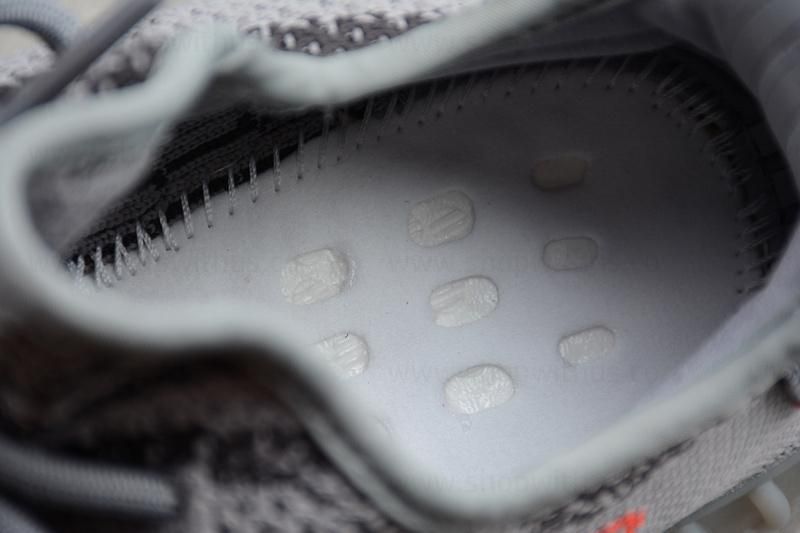 YEEZY Boost 350 V2 - Beluga 2.0