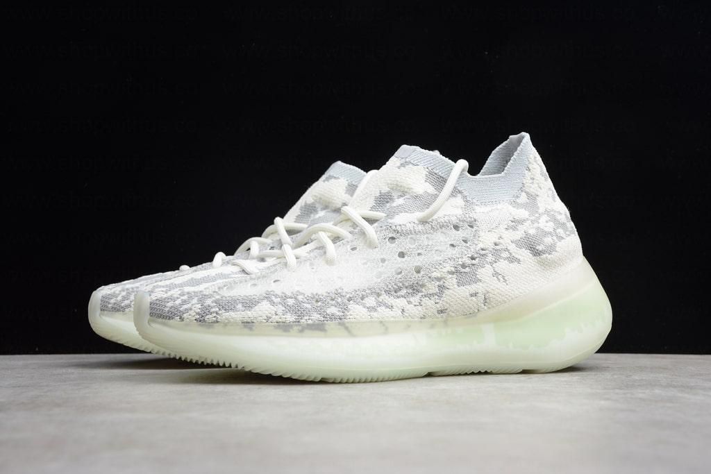 adidasUnisex YEEZY Boost 380 - Alien