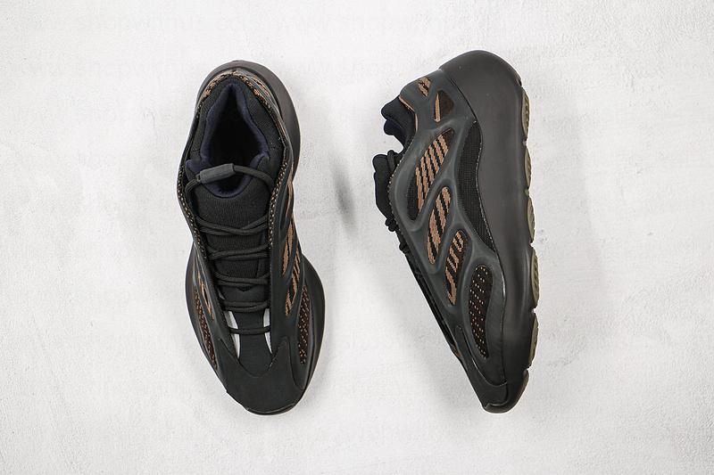 Yeezy 700 V3 - Clay Brown