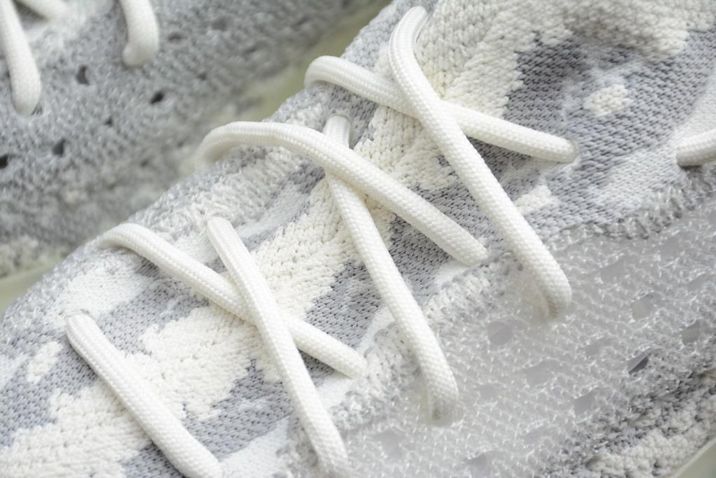 adidasUnisex YEEZY Boost 380 - Alien